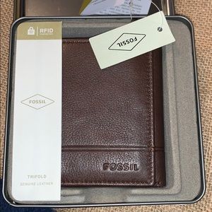 NWT Fossil Dark Brown Wallet, Tri-fold